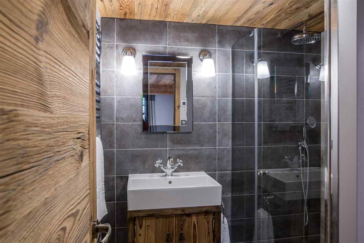 resized-2349823-Bathroom 5.jpg